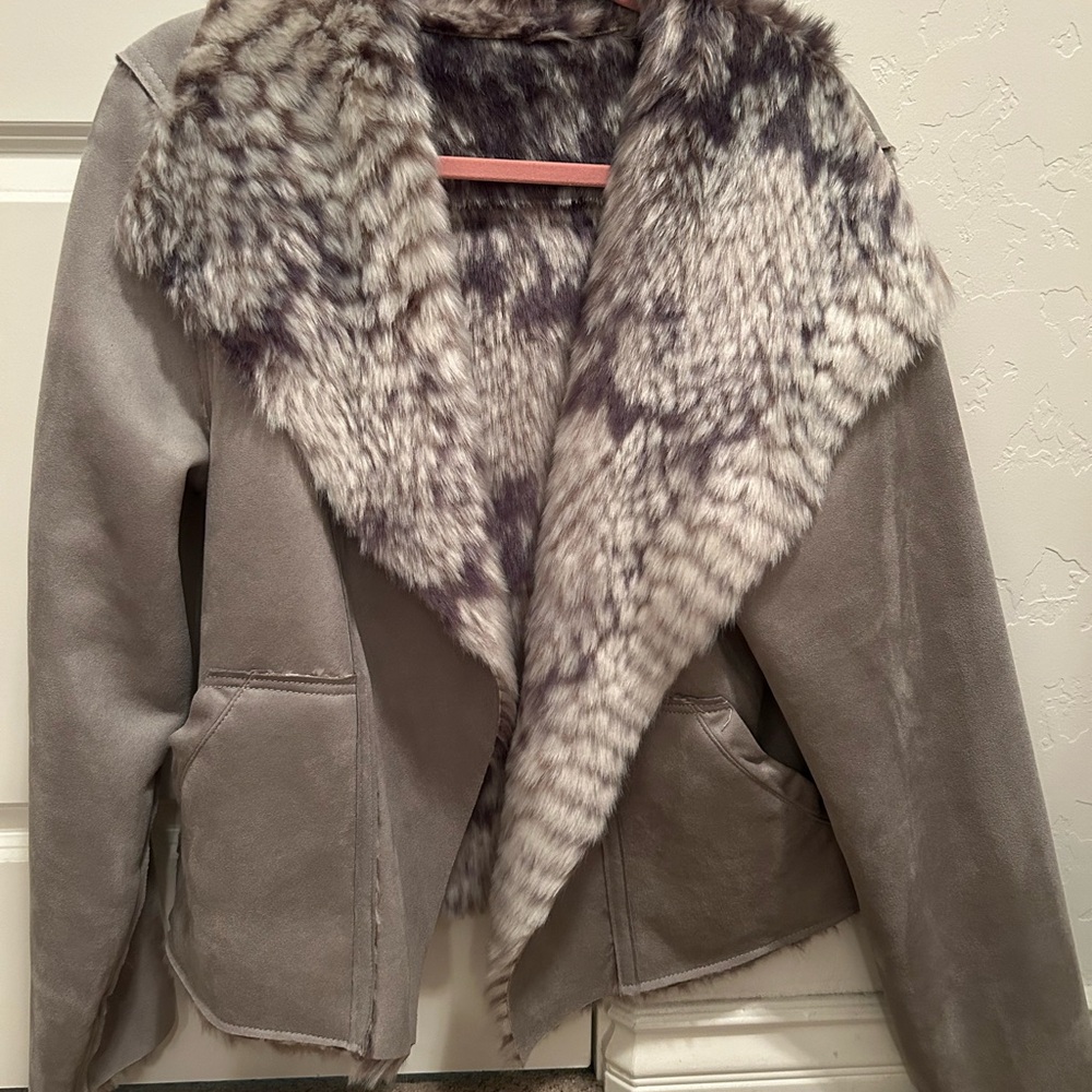 Reversible Faux Fur coat New with Tags. Anthropologie Faux Fur Gray size xl